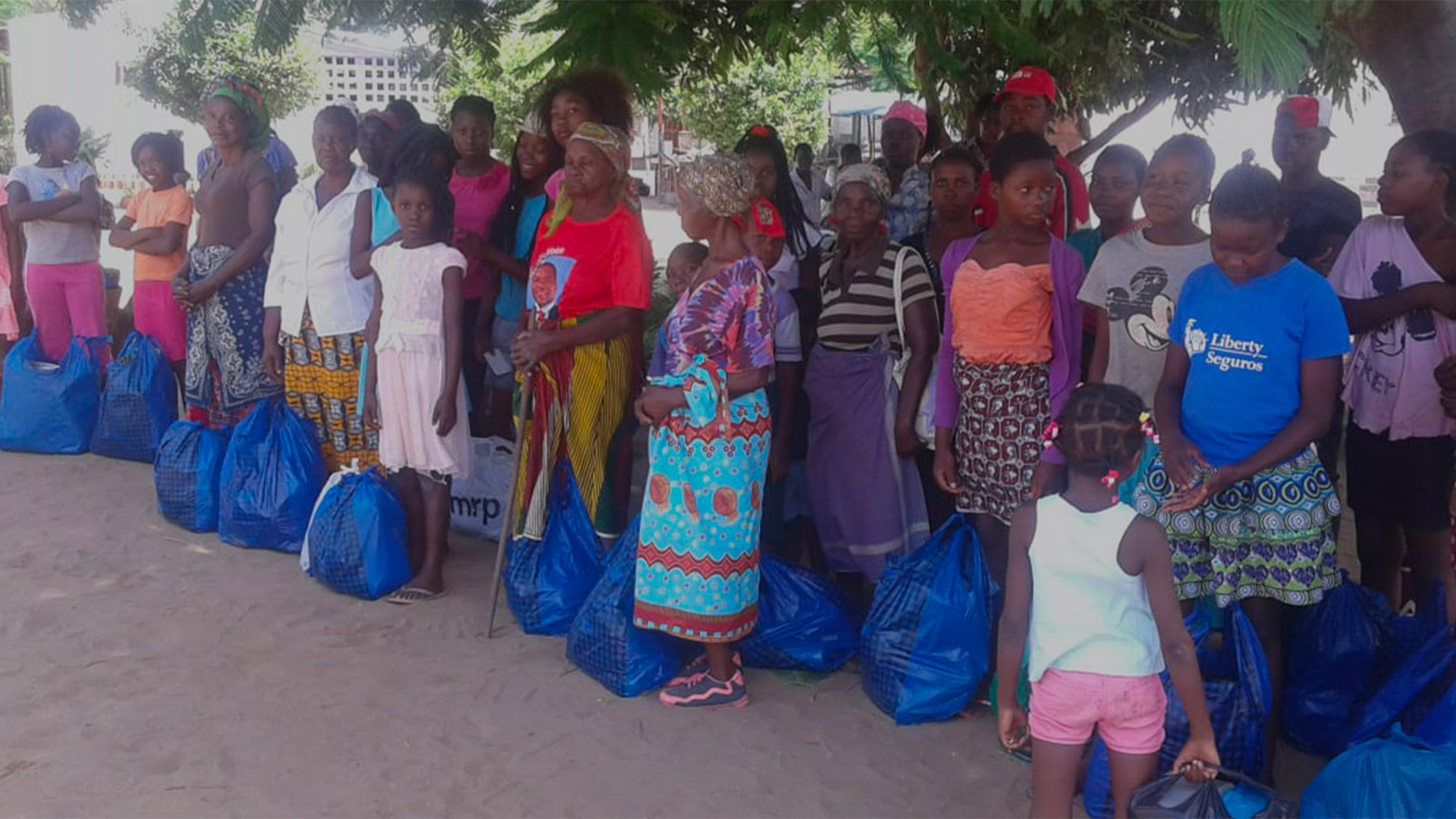 El pan que nutre el cuerpo <br>El Comedor para Las Familias Pobres<br>en Mozambique